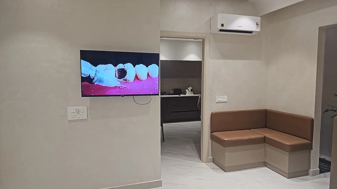 Comfortable patient waiting lounge at Smile Architects